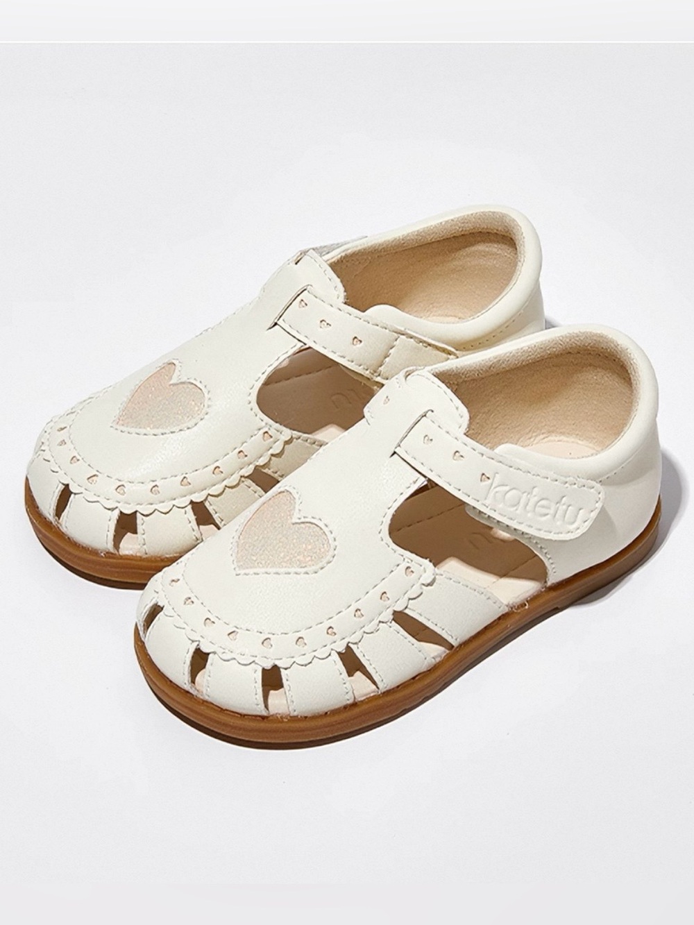 Cream Heart T-Strap Kids Sandals size 8T
